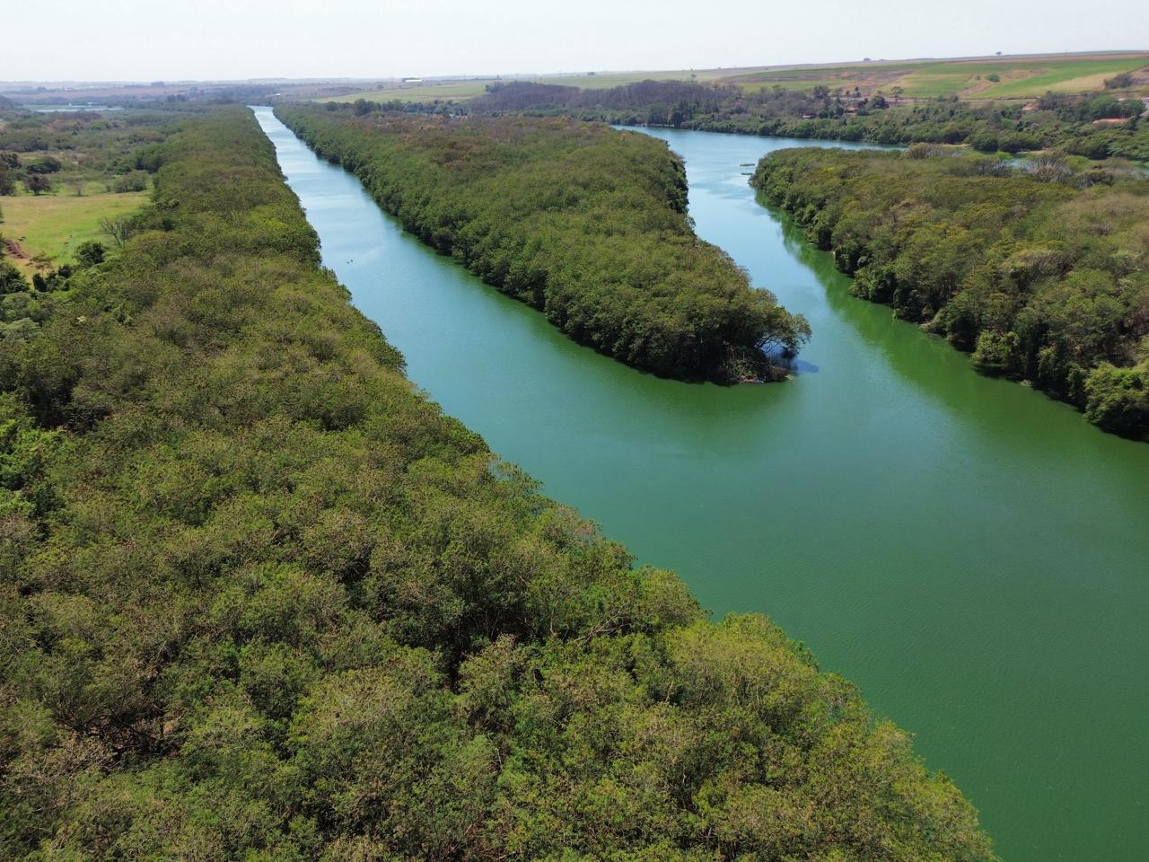Monitoramento em bordas de reservatórios:  gestão e controle de ativos